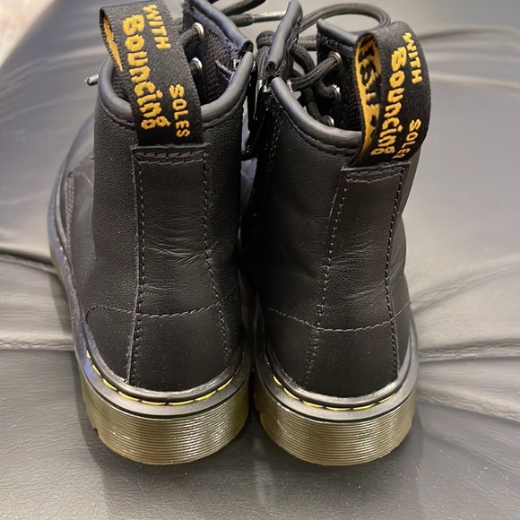 🖤 BRAND NEW Worn 1x, Black Dr. Martens from Nordstroms, Girls size 1🖤 - Picture 2 of 5